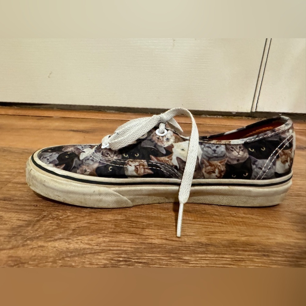 Cat pattern vans​​​​​​ - Picture 3 of 8